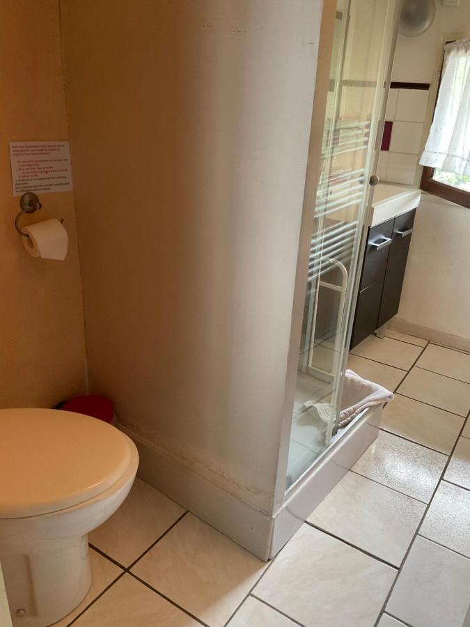 Chambres, Table D'Hotes Et Gites Les Mesanges Saint-Jean-de-Sauves Esterno foto