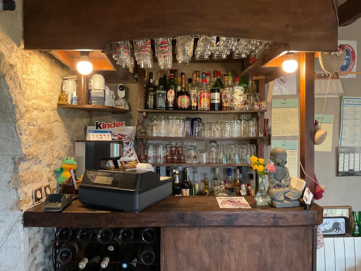 Chambres, Table D'Hotes Et Gites Les Mesanges Saint-Jean-de-Sauves Esterno foto